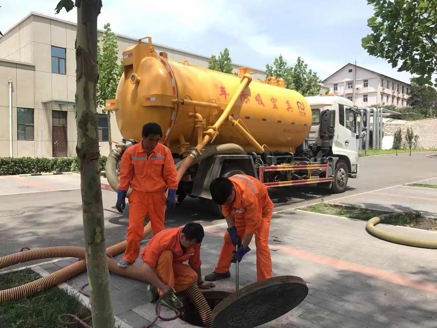 固始化粪池清理与5-8吨吸粪车施工效率分析